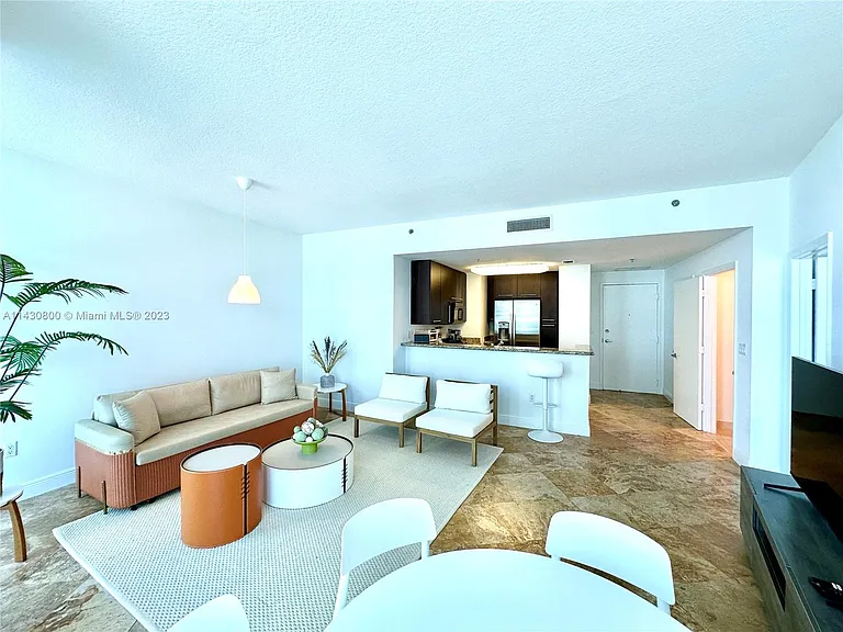 6515 Collins Ave #810 — Photo 1