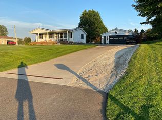 10006 Lawndell Rd SW, Navarre, OH 44662