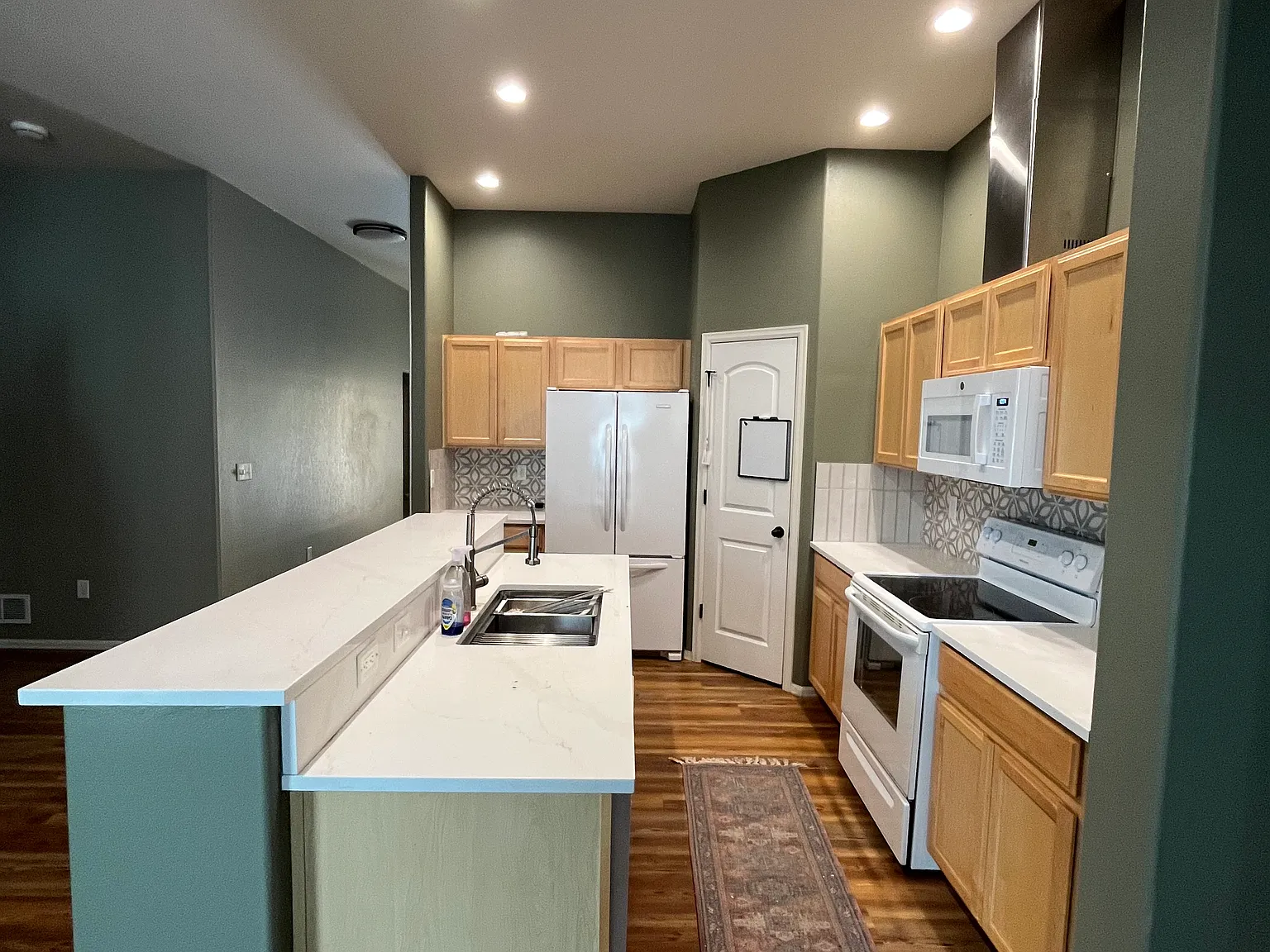 3 bed, 1540 sqft, $2,800 — Photo 3
