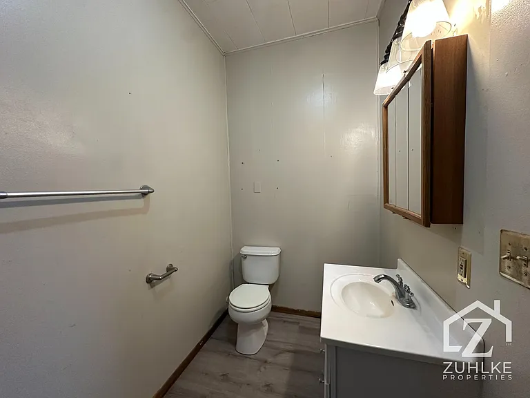 402 N 2nd St #1 — Photo 7