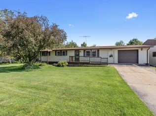 107 Spencer Ave, Fruitland, IA 52749