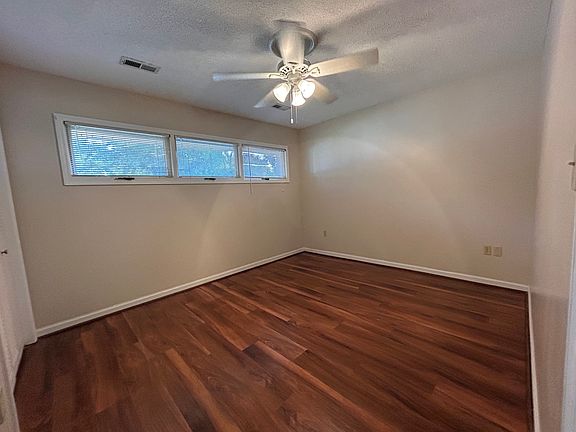 5th image of 125 Pine Loop Cir