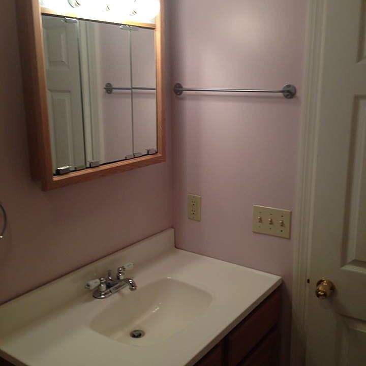 BATHROOM SINK