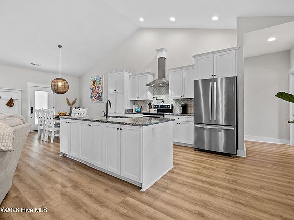 3rd image of 140 Inverness Drive