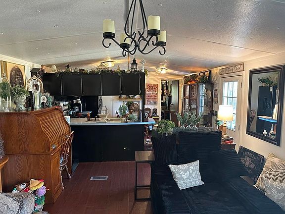 5th image of 2480 Beatrice Rd