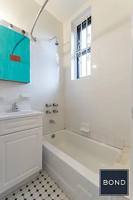 Rented by Bond New York | media 12