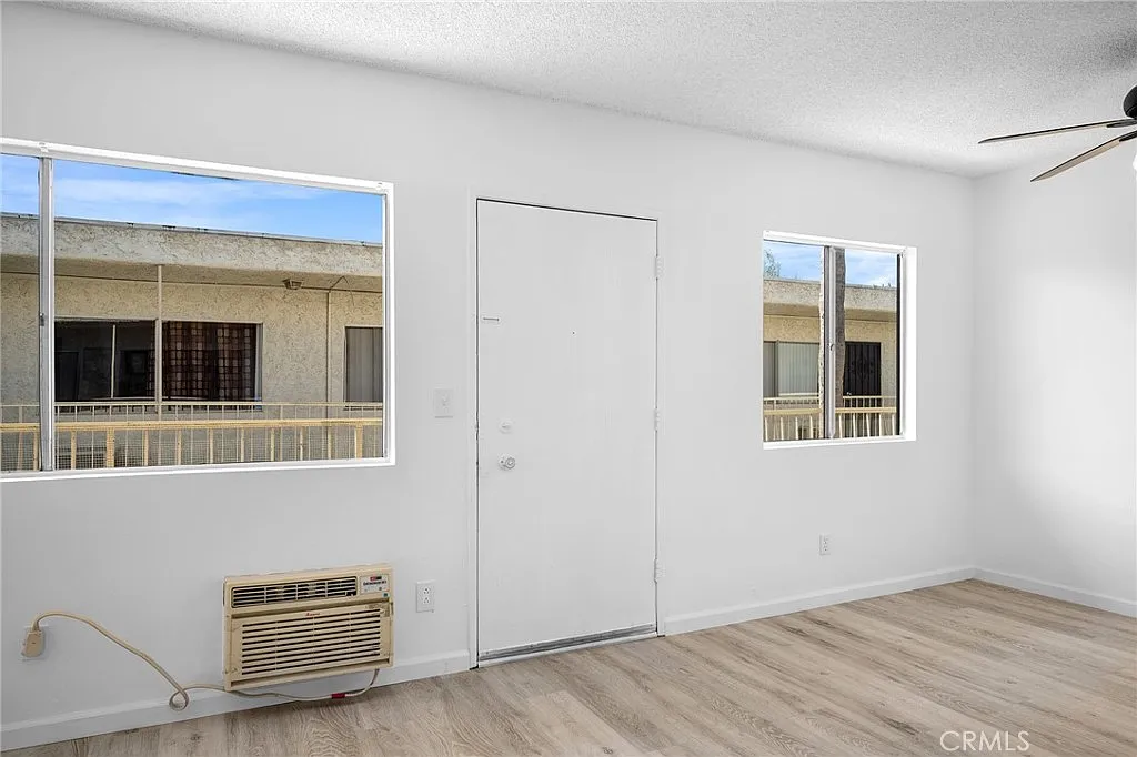 1 bed, 650 sqft, $2,000 — Photo 4