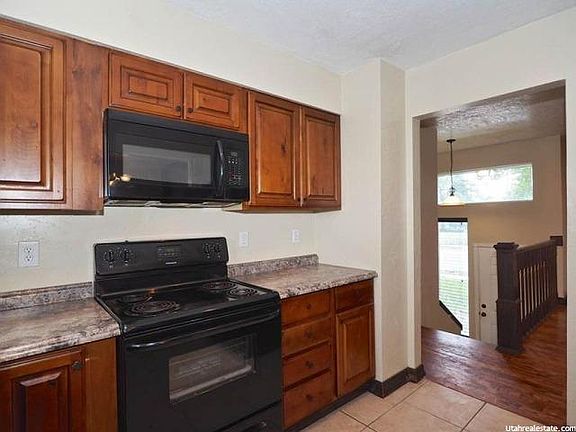 3rd image of 5216 W Hunter Dr