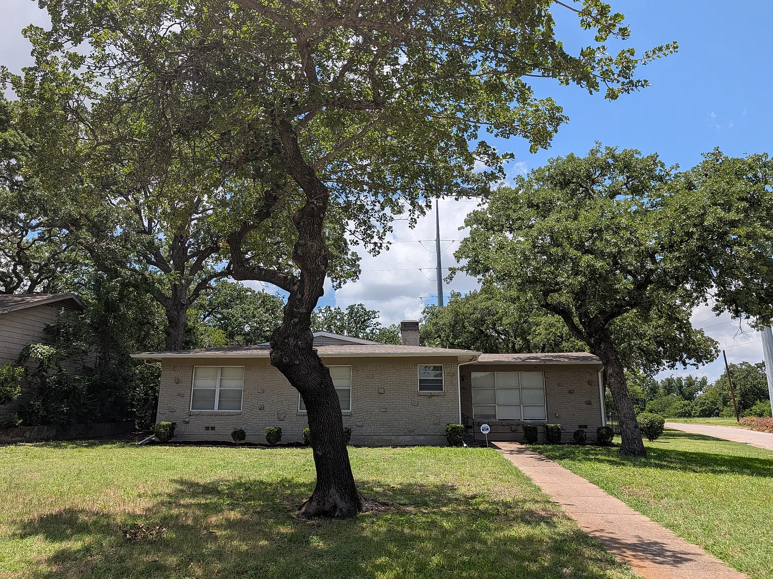 4800 Dunlap Dr. Fort Worth, TX 76119 — Photo 1