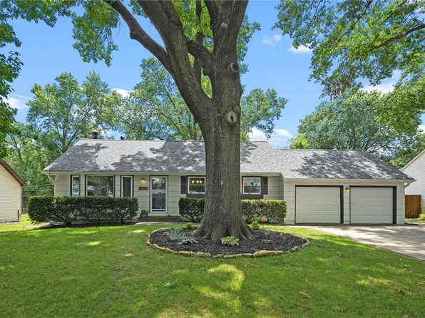 7615 W 96th St, Overland Park, KS 66212