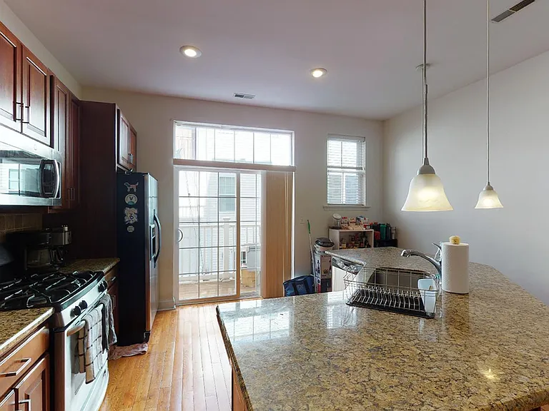1007 S Dorrance St — Photo 2