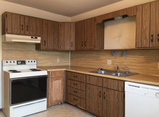 1909 S Ingram Mill Rd #15, Springfield, MO 65804