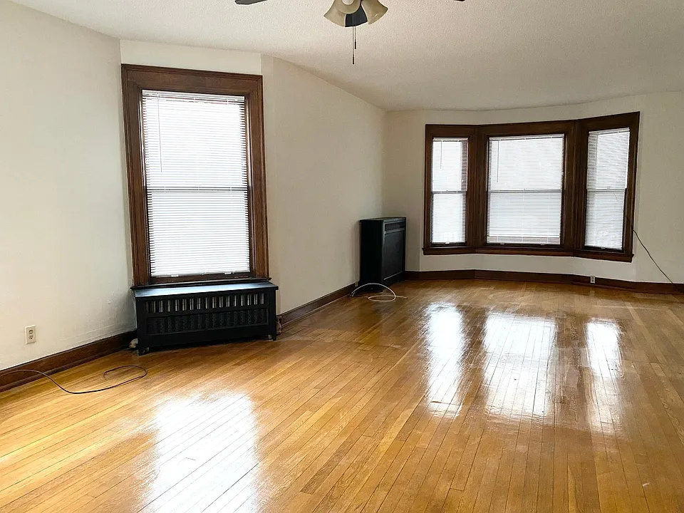 341 Richmond Ave #1