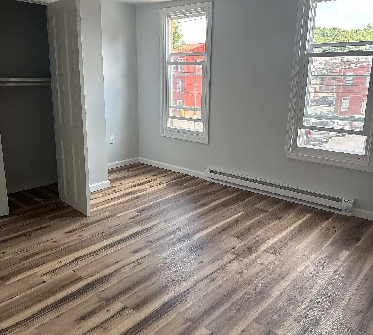 4 bed, 1320 sqft, $1,400 — Photo 2
