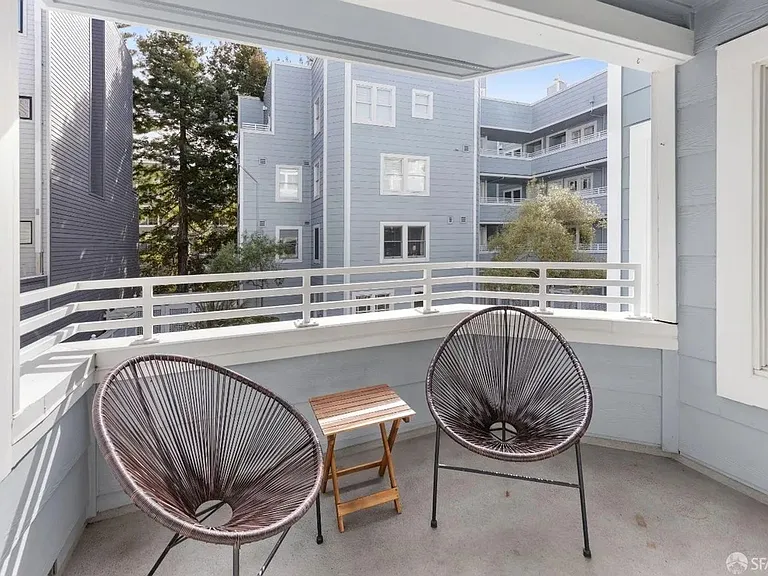 1880 Steiner St #208 — Photo 12