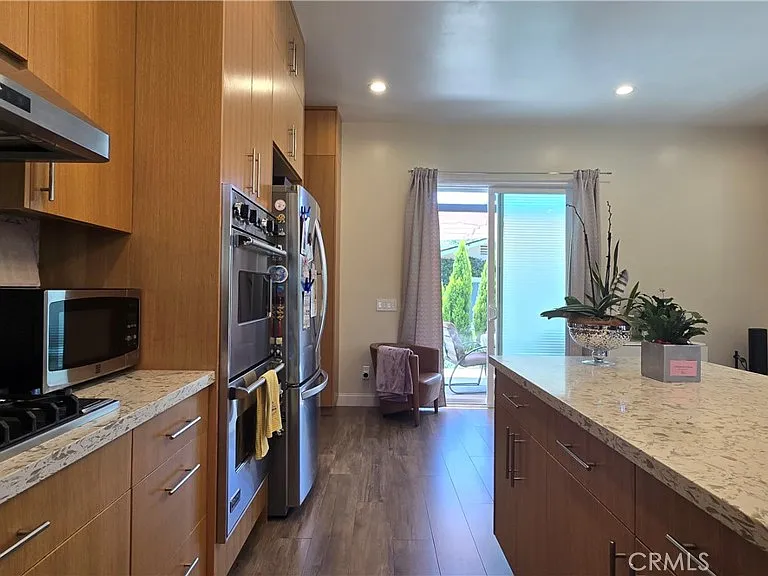 1018 La Presa Dr — Photo 14
