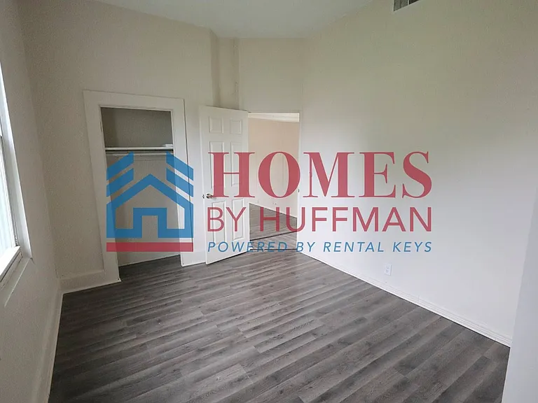 1013 N Garvin St — Photo 8