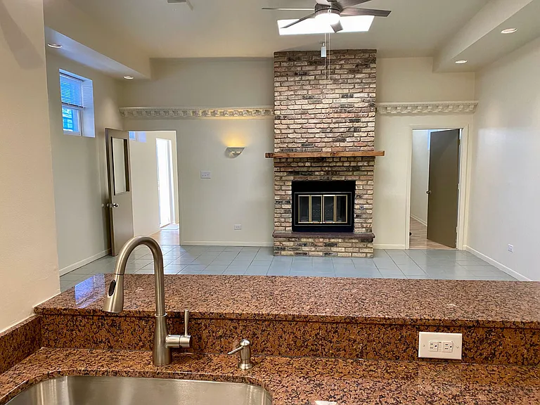 1841 W Chicago Ave #1R — Photo 6