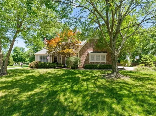 3349 W 129th Ter, Leawood, KS 66209