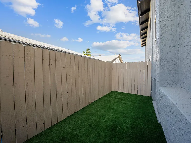 1101 Colusa St #1 — Photo 43