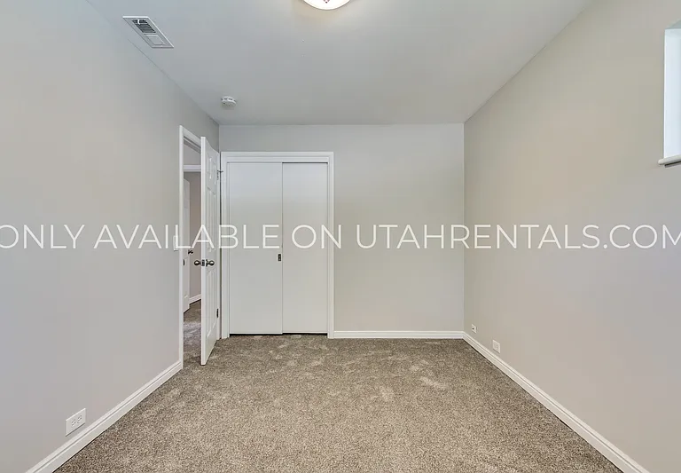639 N 600 W — Photo 10
