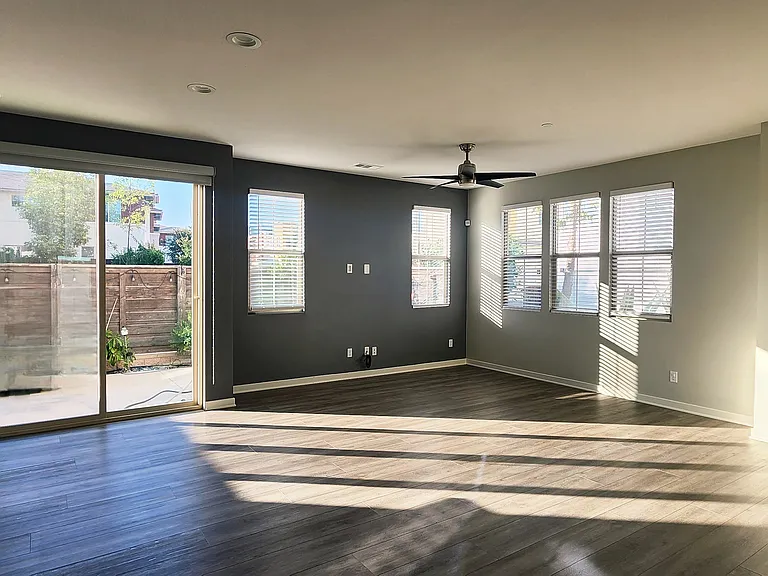 2075 Tango Loop — Photo 6