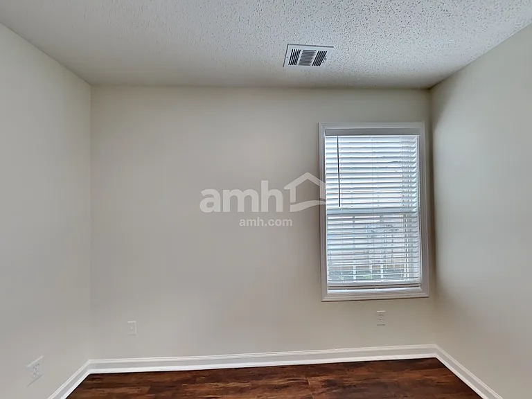 392 Rosemont Ct — Photo 17