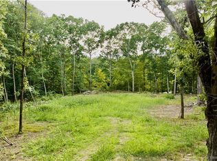 3 Country Ln, Pawcatuck, CT 06379