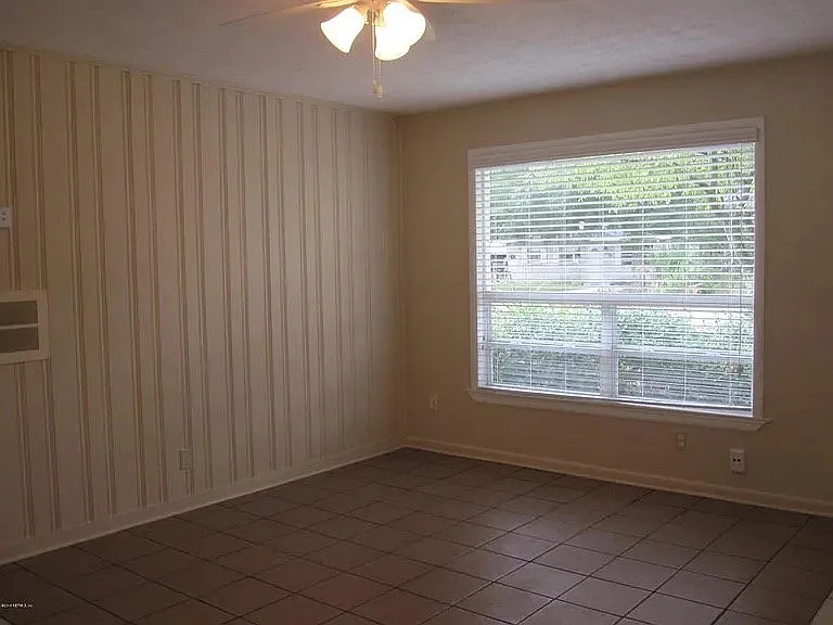 434 Hayton Ave — Photo 7