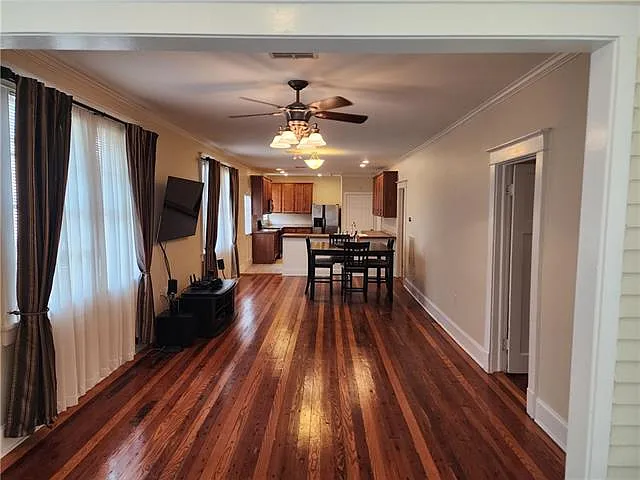 3 bed, 2.0 bath, 1515 sqft, $3,500 — Photo 2