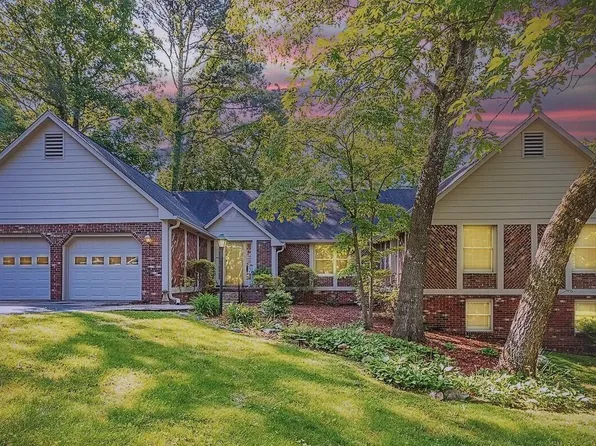 11 Big Rock Rd, Signal Mountain, TN 37377