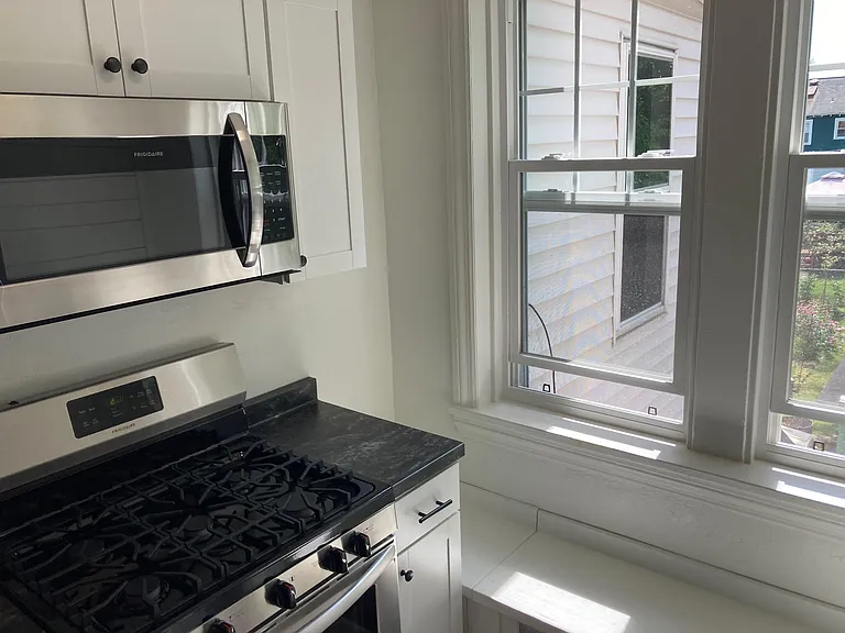 210 S Allen St #8 — Photo 9
