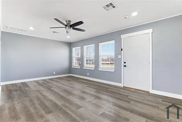 1717 N Harvard Ave — Photo 15