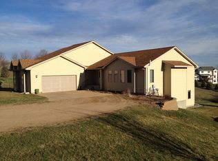 8409 E Sunset Cir, Brandon, SD 57005