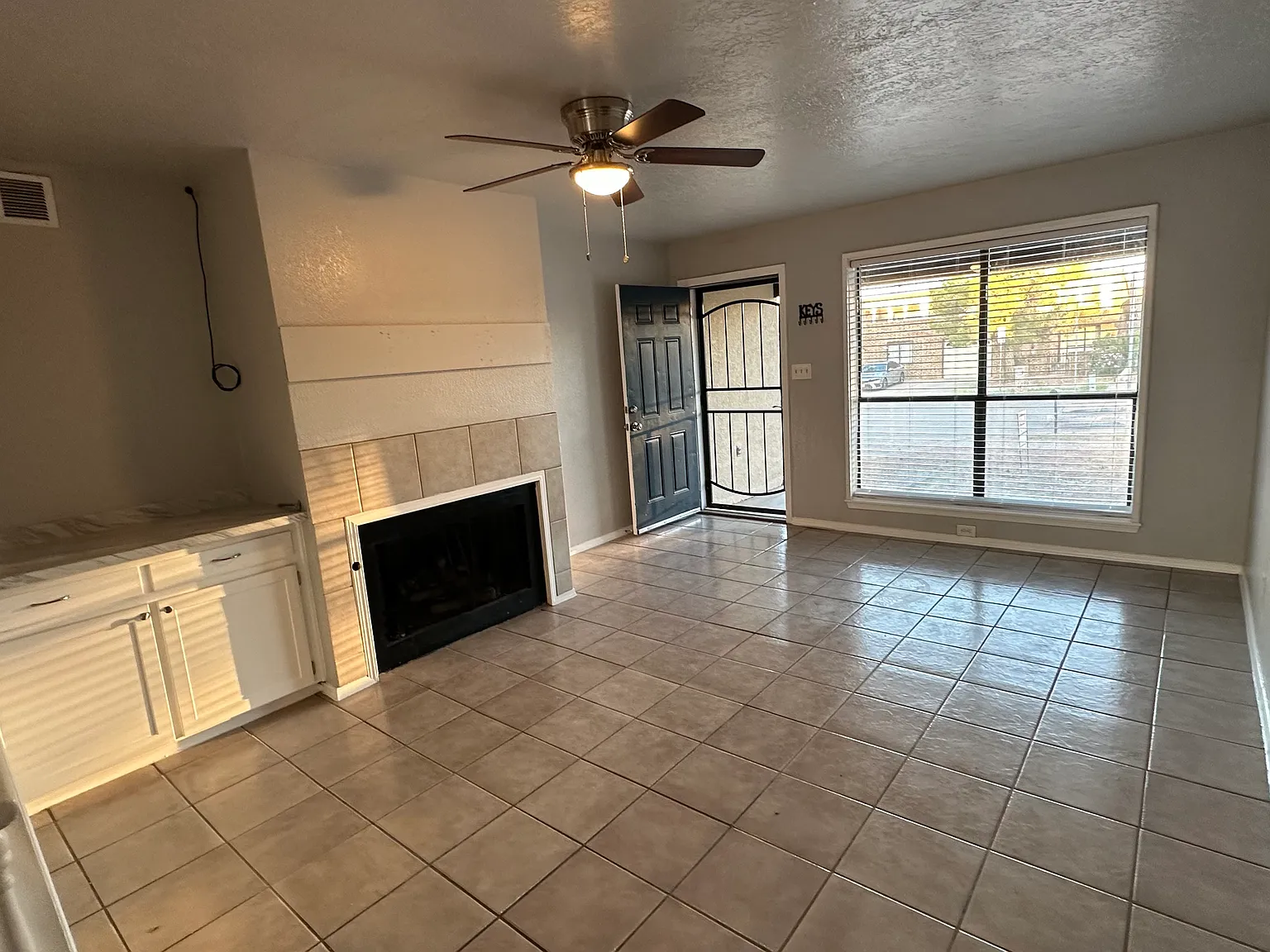 1554 Common Dr — Photo 2