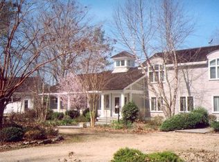 656 Glebe Rd, Irvington, VA 22480