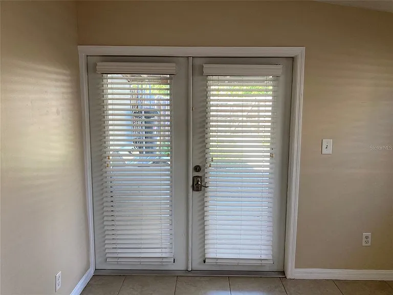 5609 1/2 Tangerine Ave — Photo 15