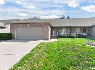 4404 Castle Pines Dr, Springfield, IL 62711