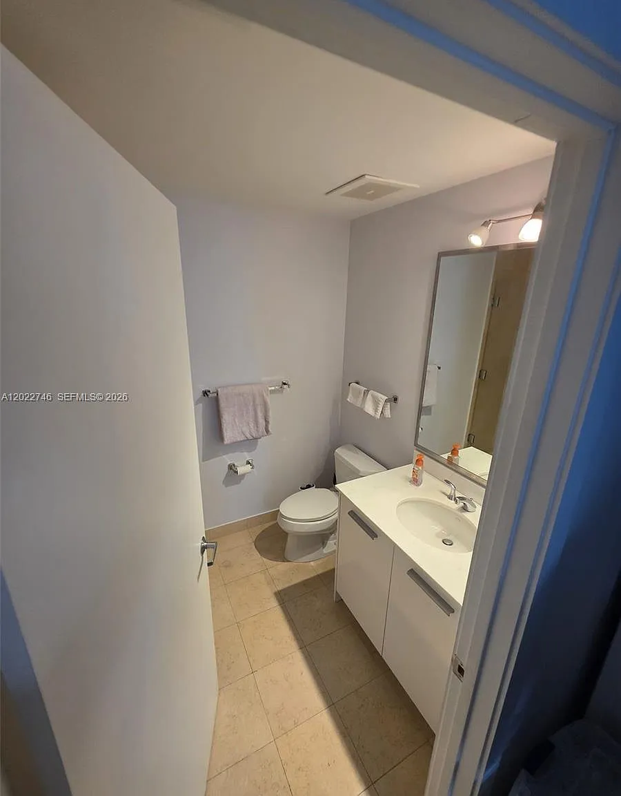 1060 Brickell Condo — Photo 2