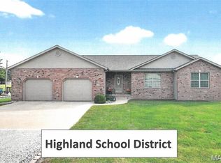 3428 Pierland Dr, Highland, IL 62275