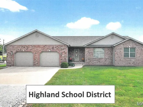 3428 Pierland Dr, Highland, IL 62275