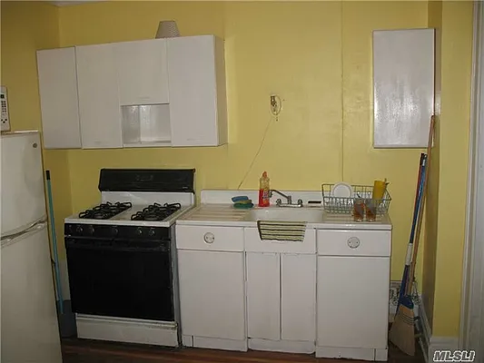 Sold by Daniel Gale Sotheby's International Realty | media 7