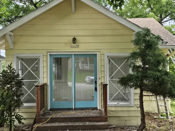 10628 E Scarritt Ave, Sugar Creek, MO 64054