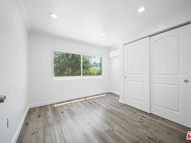 238 Thorne St #A — Photo 11