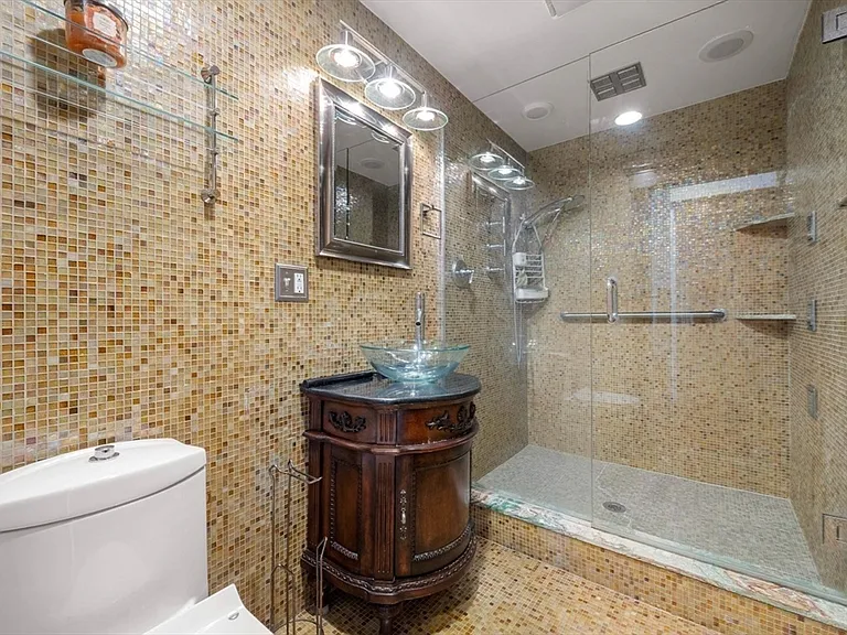 76 Taft Ave #2 — Photo 17