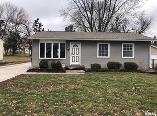 1431 Golden Valley Dr, Bettendorf, IA 52722