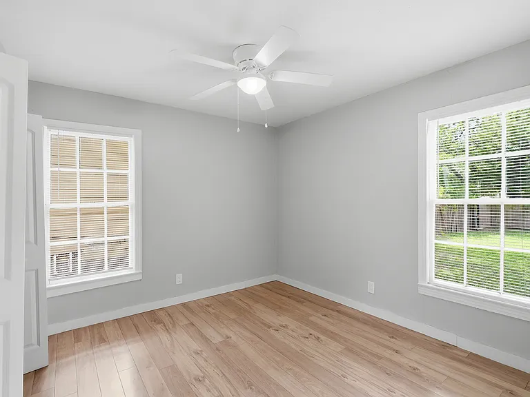 8120 Rayville Dr — Photo 12