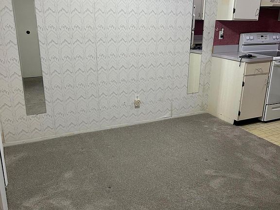 5th image of 7590 Manor Cir APT 102
