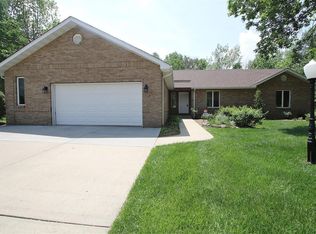 130 Forest Grove Dr, Glen Carbon, IL