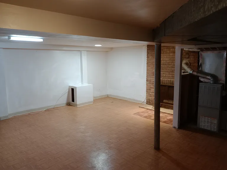 268 Oxford Ave — Photo 10